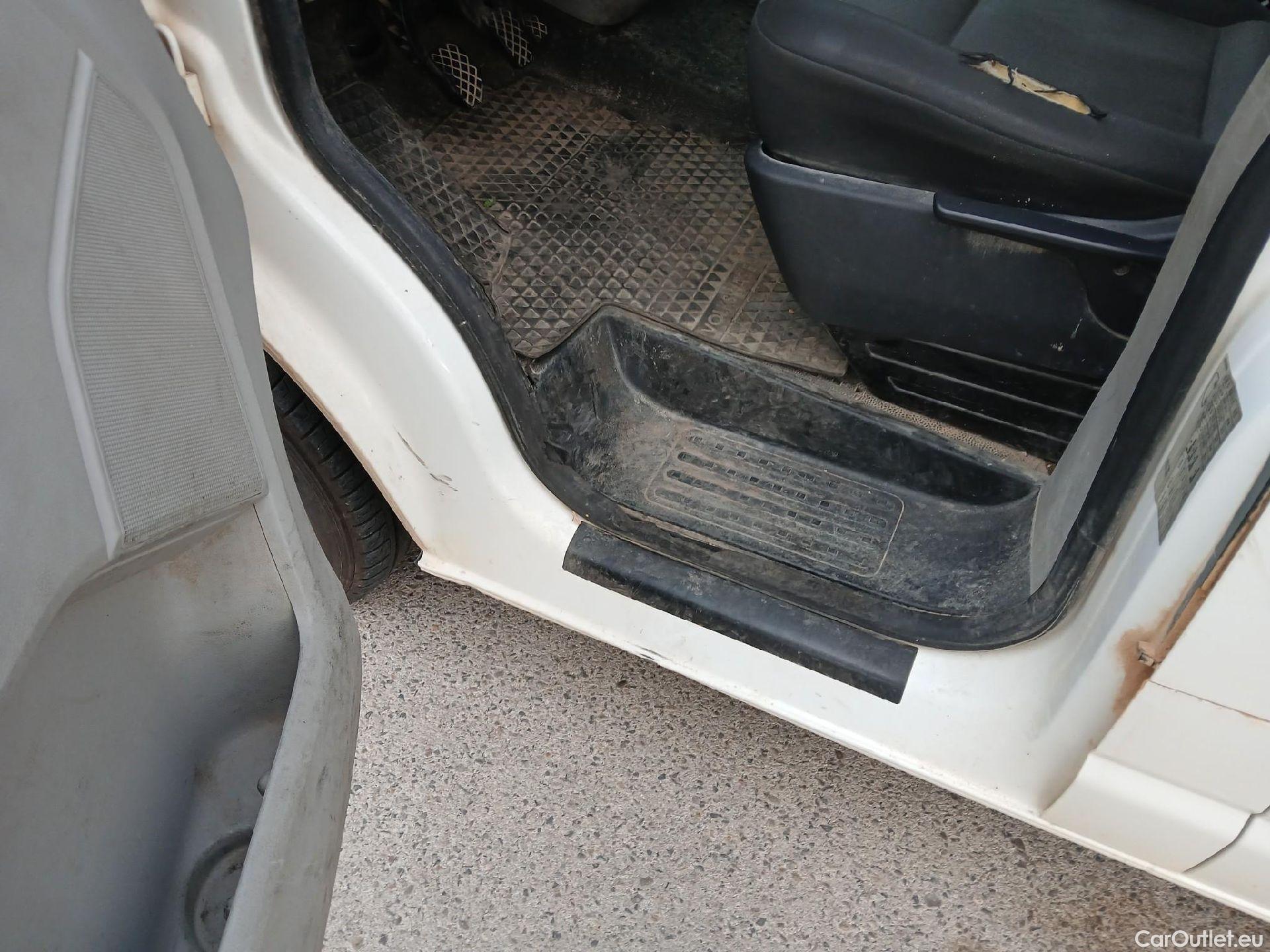  Volkswagen  Transporter VOLKSWAGEN  / 2015 / 4P / furgón Furgón Corto TN 2.0 TDI 110kW BMT 4Mot #5