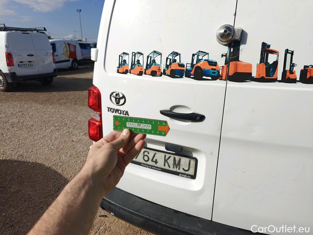  Toyota  Proace TOYOTA  / 2016 / 4P / furgón FU. MEDIO (L1) 2.0D 90kW COMFORT CARGA + #11