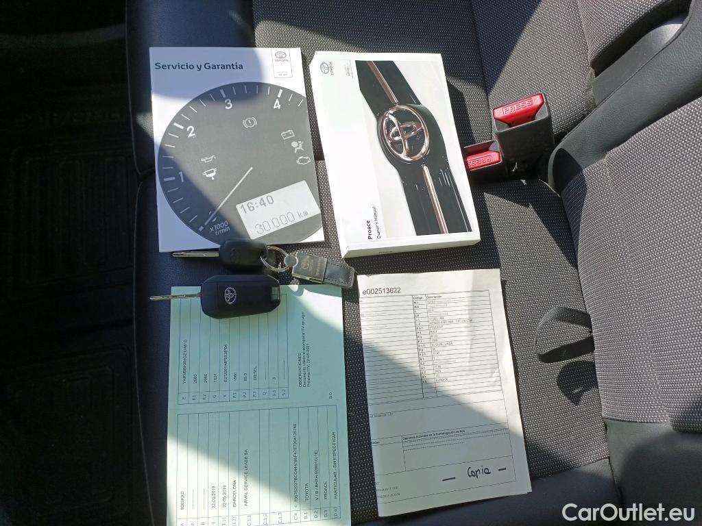 Toyota  Proace TOYOTA  / 2016 / 4P / furgón 1.6D 115CV COMFORT 1PL 2PT L1 #9