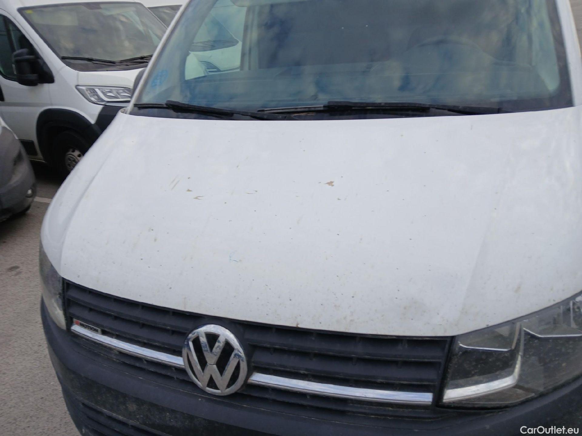  Volkswagen  Transporter VOLKSWAGEN  / 2015 / 4P / furgón Furgón Corto TN 2.0 TDI 110kW BMT 4Mot #32