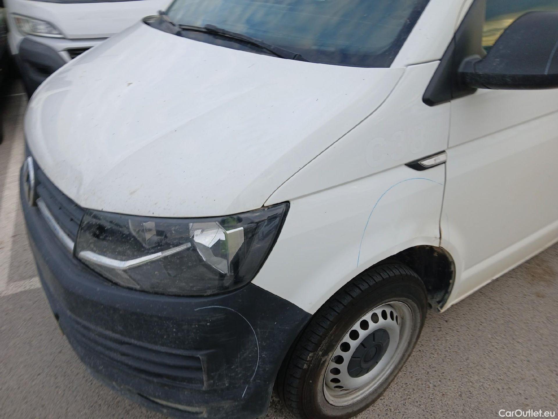  Volkswagen  Transporter VOLKSWAGEN  / 2015 / 4P / furgón Furgón Corto TN 2.0 TDI 110kW BMT 4Mot #35