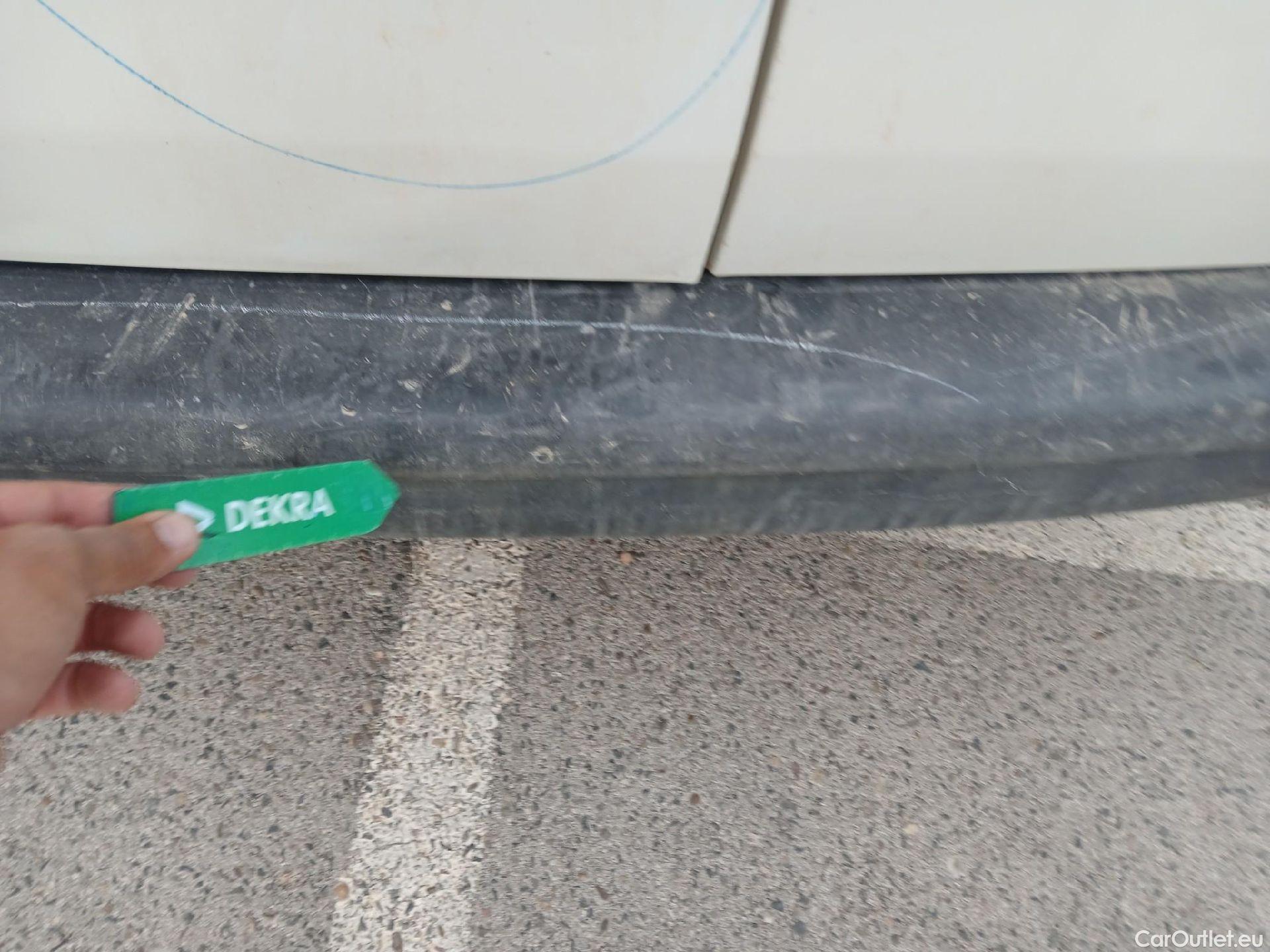  Volkswagen  Transporter VOLKSWAGEN  / 2015 / 4P / furgón Furgón Corto TN 2.0 TDI 110kW BMT 4Mot #50