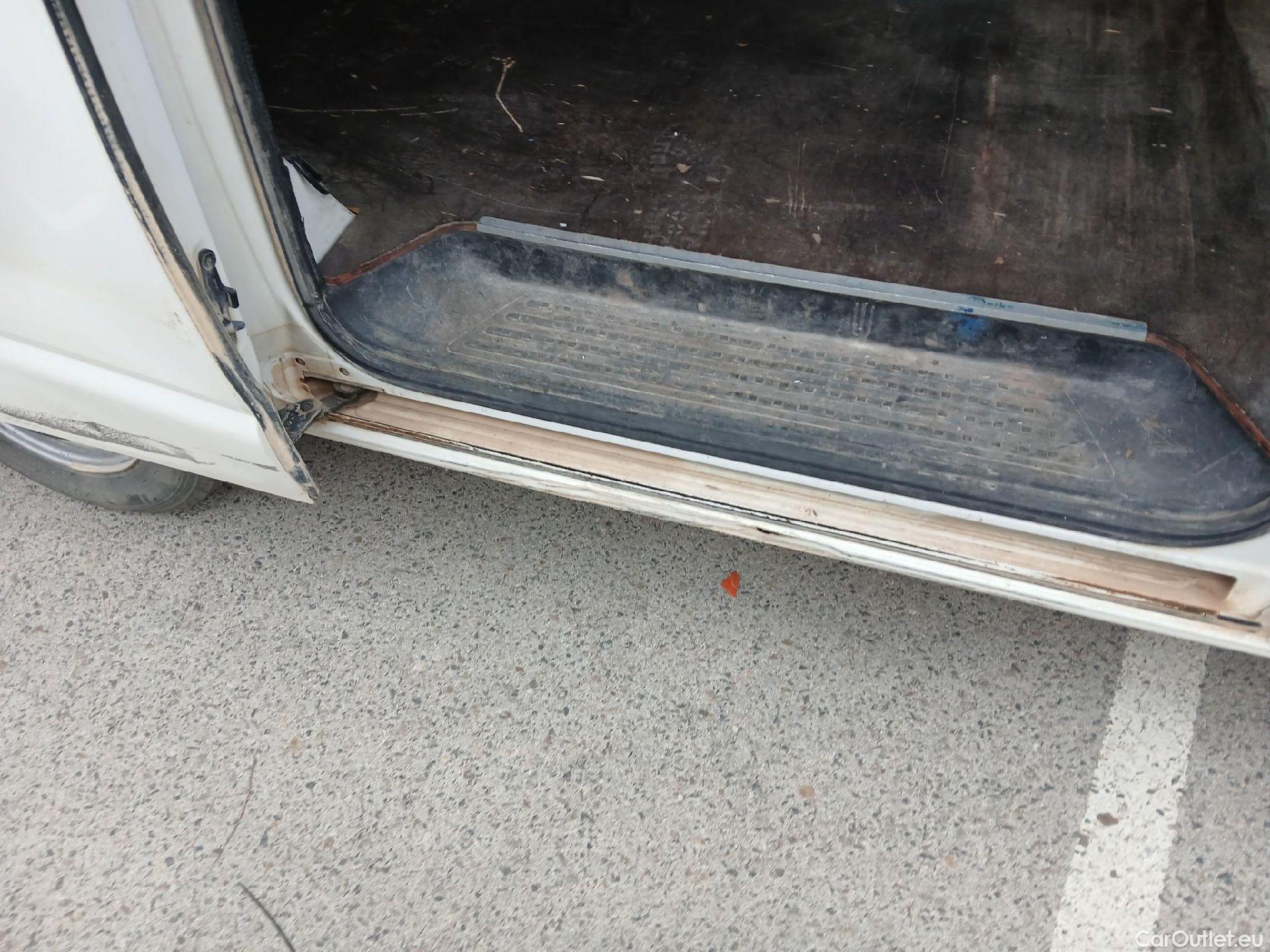  Volkswagen  Transporter VOLKSWAGEN  / 2015 / 4P / furgón Furgón Corto TN 2.0 TDI 110kW BMT 4Mot #11