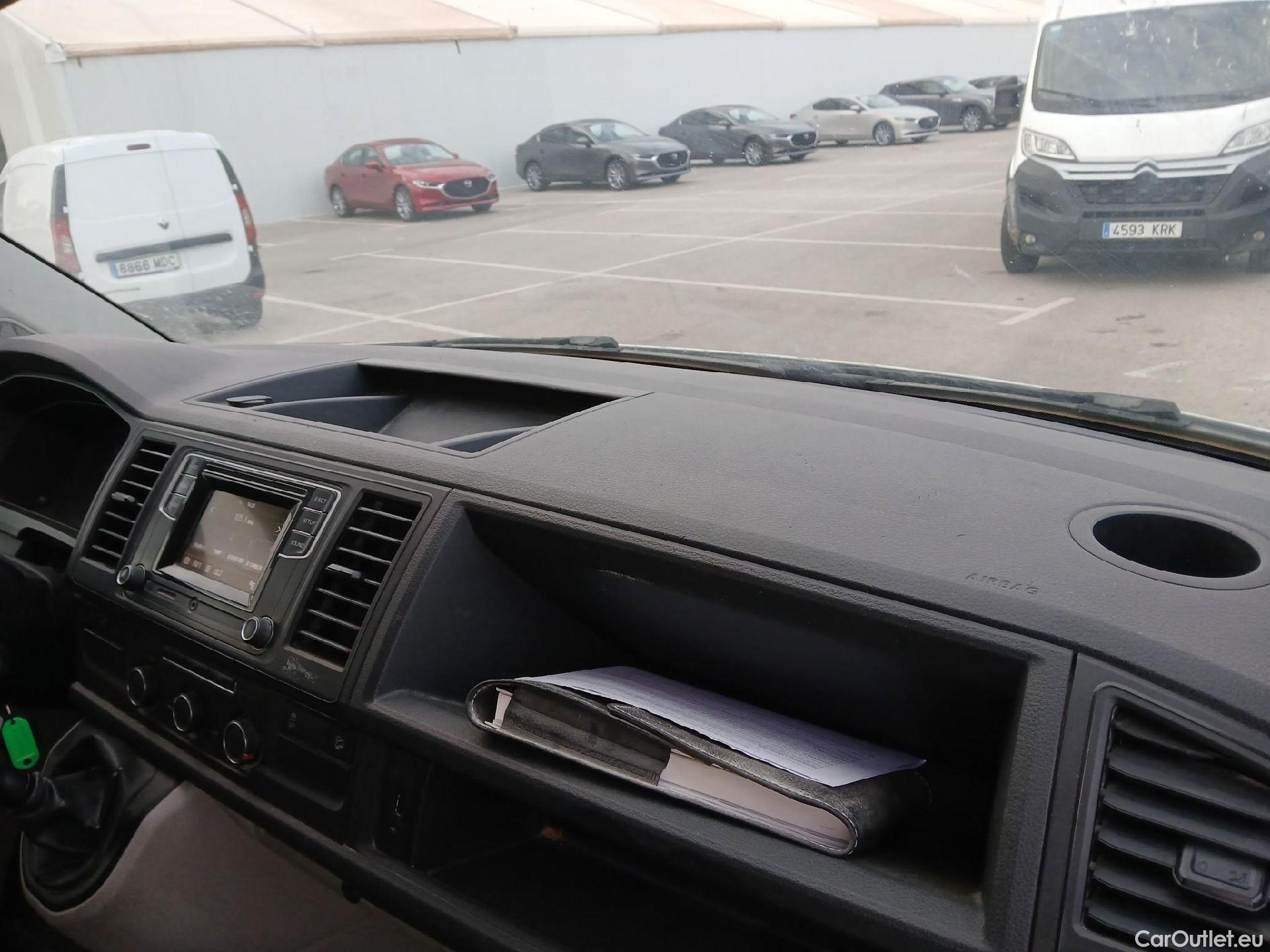  Volkswagen  Transporter VOLKSWAGEN  / 2015 / 4P / furgón Furgón Corto TN 2.0 TDI 110kW BMT 4Mot #10