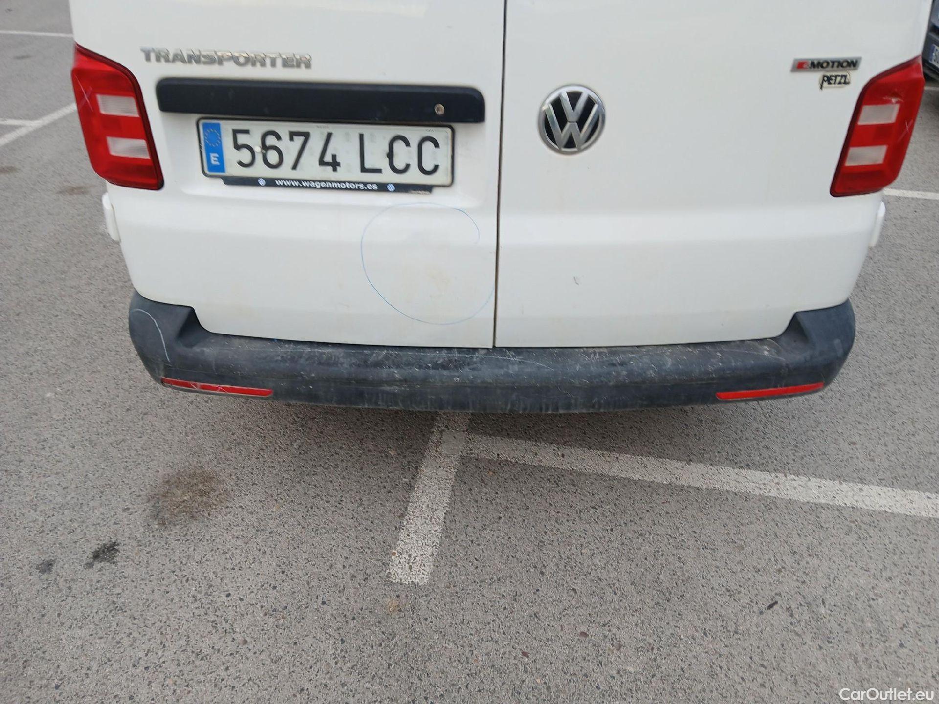  Volkswagen  Transporter VOLKSWAGEN  / 2015 / 4P / furgón Furgón Corto TN 2.0 TDI 110kW BMT 4Mot #49