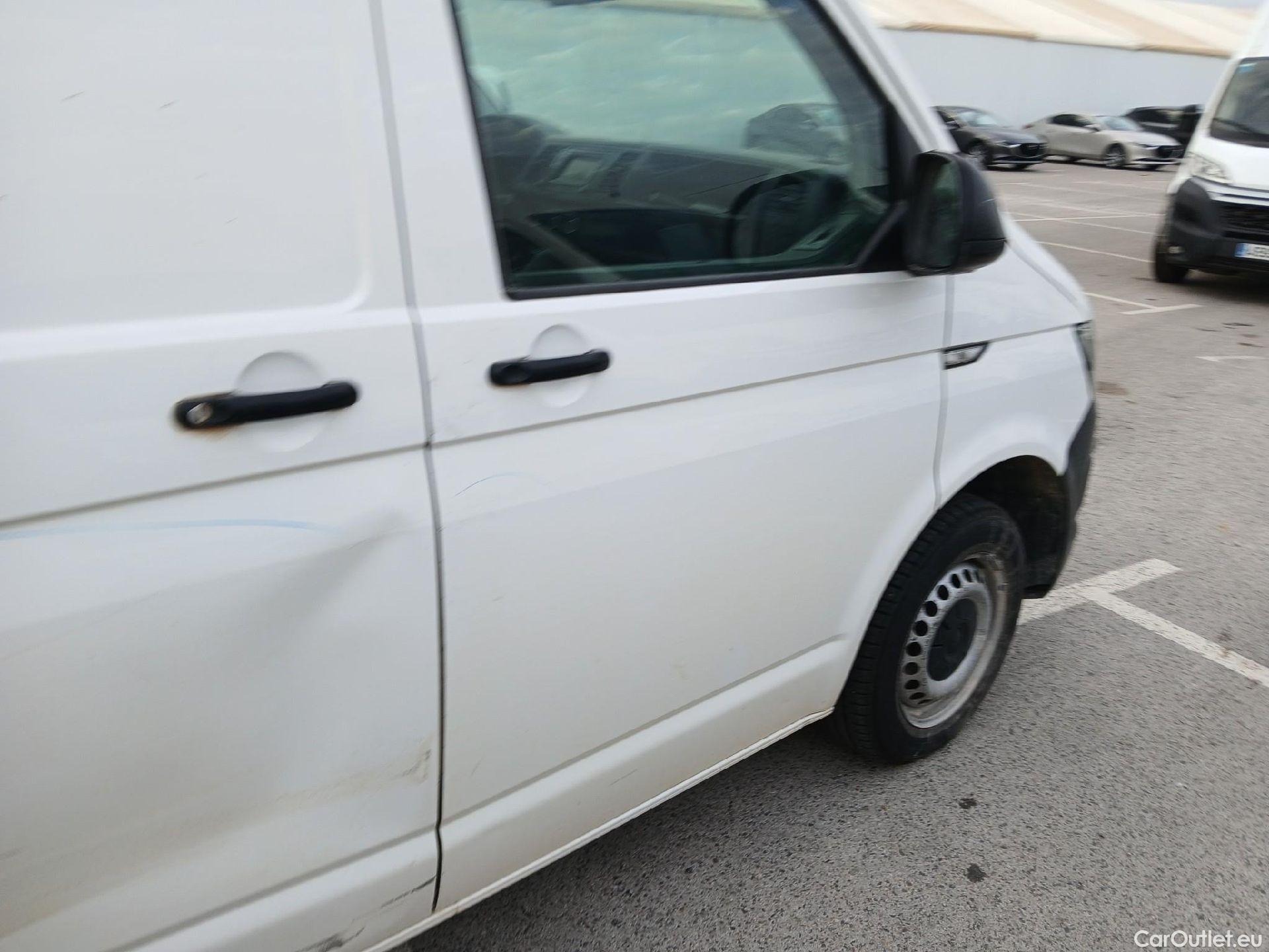  Volkswagen  Transporter VOLKSWAGEN  / 2015 / 4P / furgón Furgón Corto TN 2.0 TDI 110kW BMT 4Mot #59