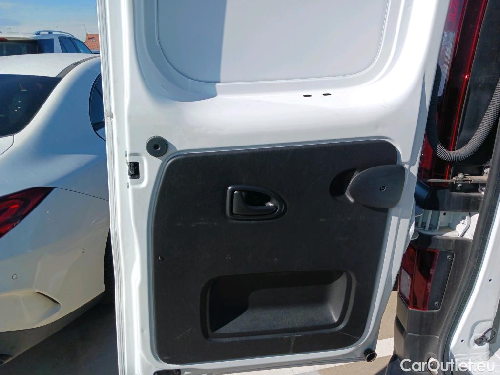 Renault  Trafic RENAULT  / 2021 / 4P / furgón Furgón L1H1 Blue dCi 96 Kw (130 CV) (AC) #18