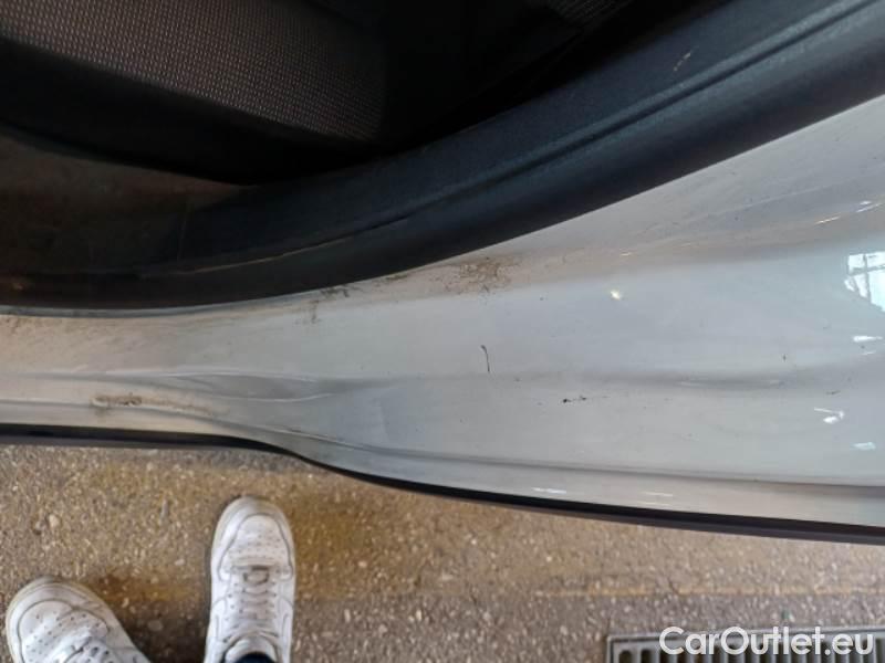 Citroen  C3 CITROEN  / 2020 / 5P / BERLINA BLUEHDI 100 SeS BUSINESS COMBI #131