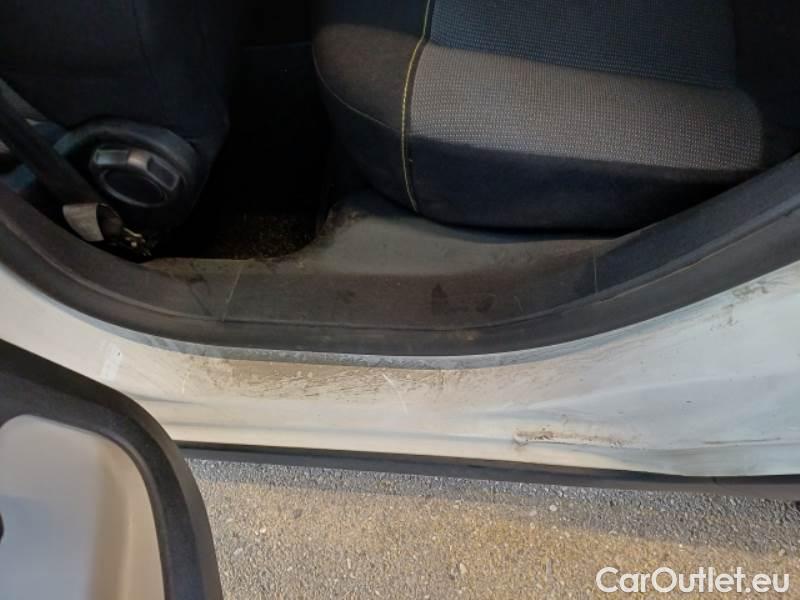 Citroen  C3 CITROEN  / 2020 / 5P / BERLINA BLUEHDI 100 SeS BUSINESS COMBI #129