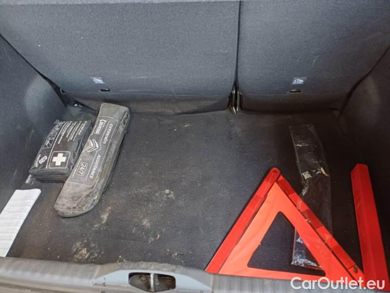 Citroen  C3 CITROEN  / 2020 / 5P / BERLINA BLUEHDI 100 SeS BUSINESS COMBI #124