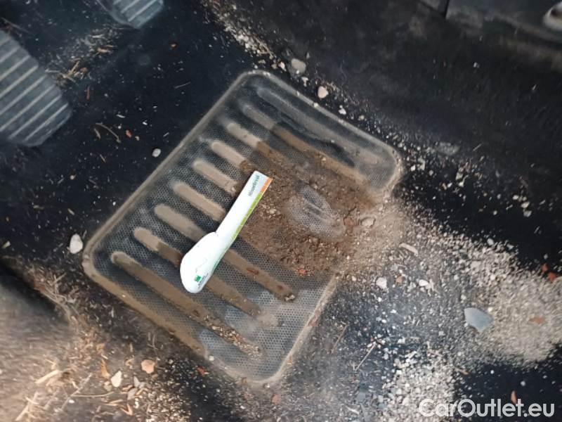 Citroen  C3 CITROEN  / 2020 / 5P / BERLINA BLUEHDI 100 SeS BUSINESS COMBI #109