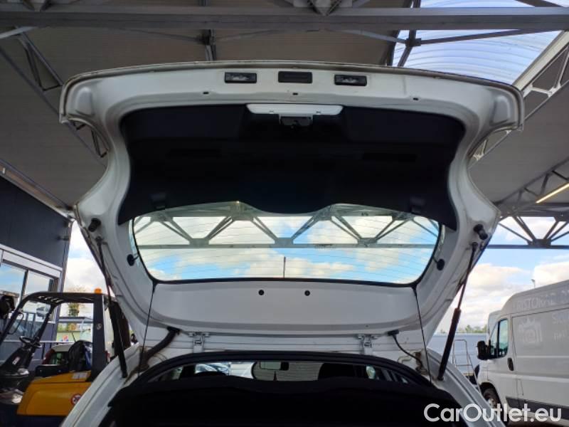 Citroen  C3 CITROEN  / 2020 / 5P / BERLINA BLUEHDI 100 SeS BUSINESS COMBI #126