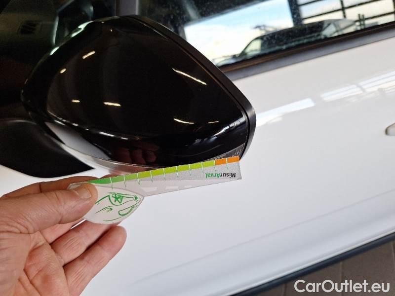 Citroen  C3 CITROEN  / 2016 / 5P / BERLINA BLUEHDI 100 SeS BUSINESS COMBI #106