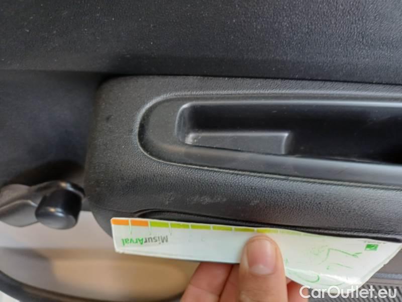 Citroen  C3 CITROEN  / 2020 / 5P / BERLINA BLUEHDI 100 SeS BUSINESS COMBI #121