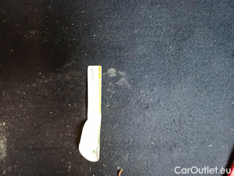 Citroen  C3 CITROEN  / 2020 / 5P / BERLINA BLUEHDI 100 SeS BUSINESS COMBI #125