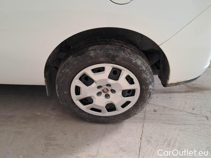 Fiat  Doblo FIAT DOBLÒ CARGO / 2014 / 5P / COMBI MAXI LH1 LOUNGE 1.6 MJET 105CV E6D N1 #19