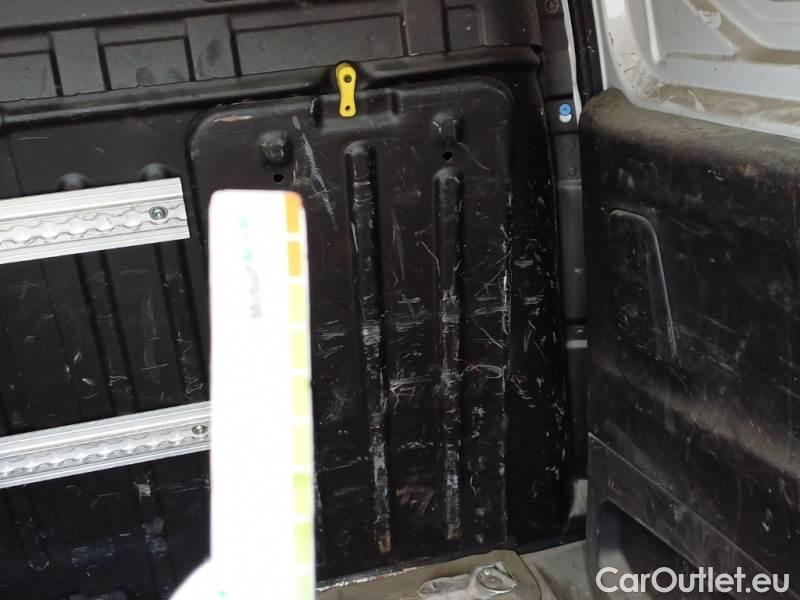 Peugeot  Partner PEUGEOT  / 2018 / 4P / VETT. FURGONATA L1 BLUEHDI 100CV PREMIUM #107