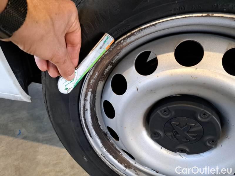 Peugeot  Partner PEUGEOT  / 2018 / 4P / VETT. FURGONATA L2 BLUEHDI 100CV PREMIUM #98