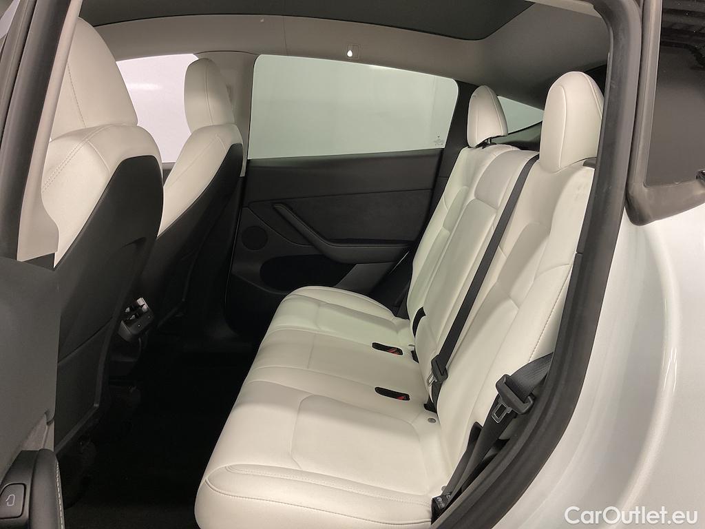 Tesla  Model Y Standard Range #8