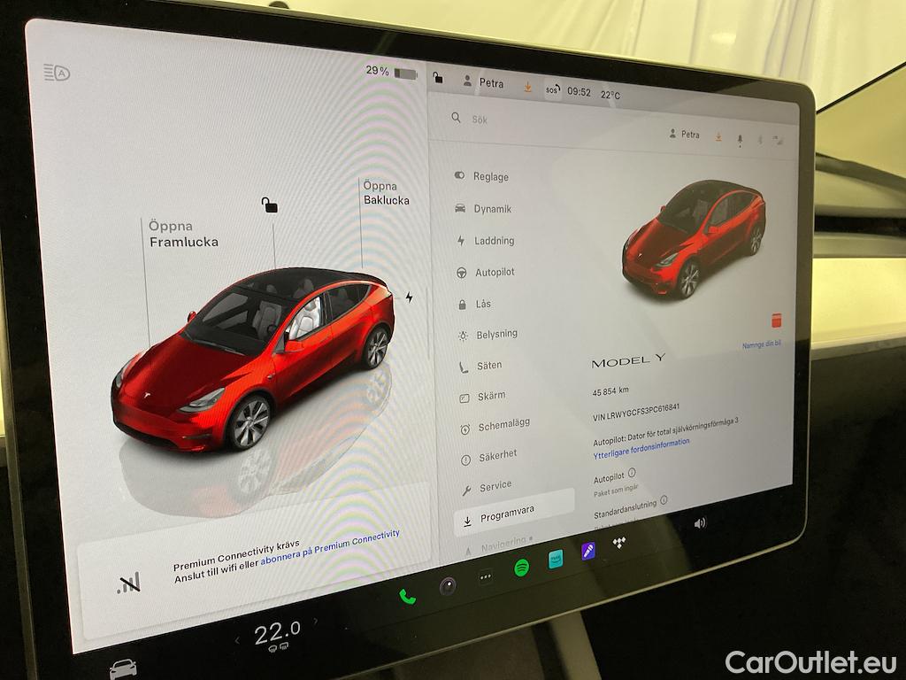 Tesla  Model Y Standard Range #10