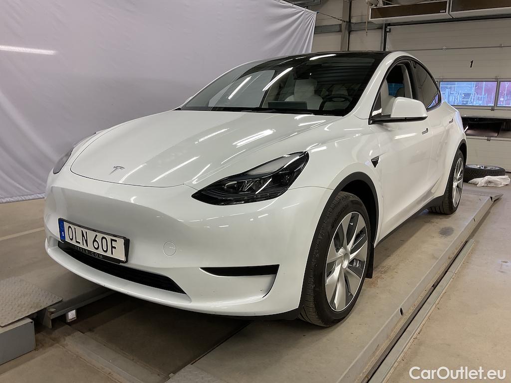 Tesla  Model Y Standard Range #3