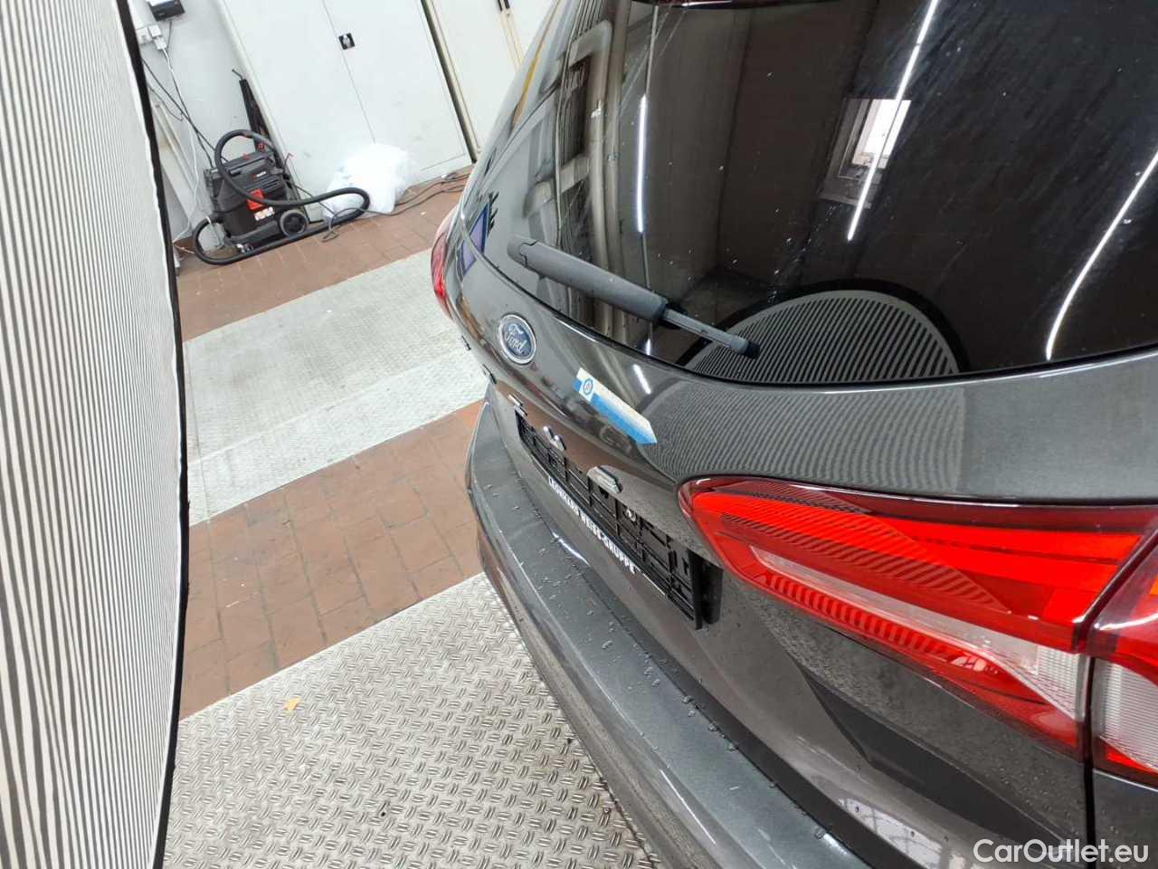 Ford  Focus Turnier 1.5 EcoBlue Start-Stopp-System Aut. ST-LINE Automatic Diesel  2 #48