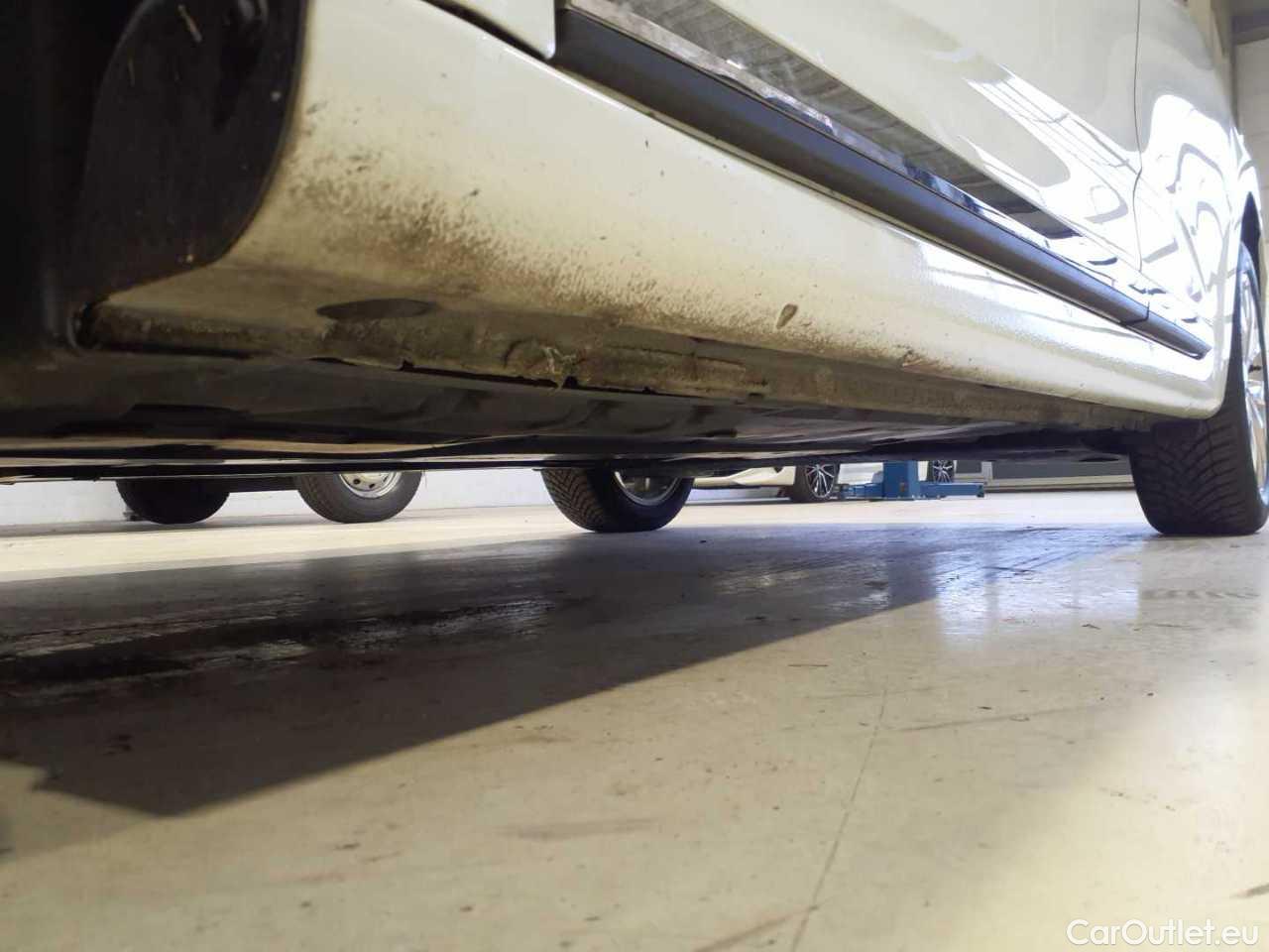 Renault  Clio TCe 90 Experience Manual Petrol  6 #14