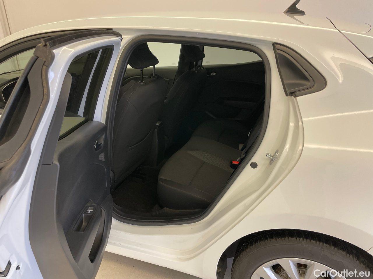 Renault  Clio TCe 90 Experience Manual Petrol  6 #9