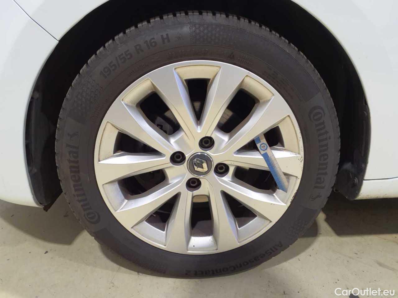 Renault  Clio TCe 90 Experience Manual Petrol  6 #38