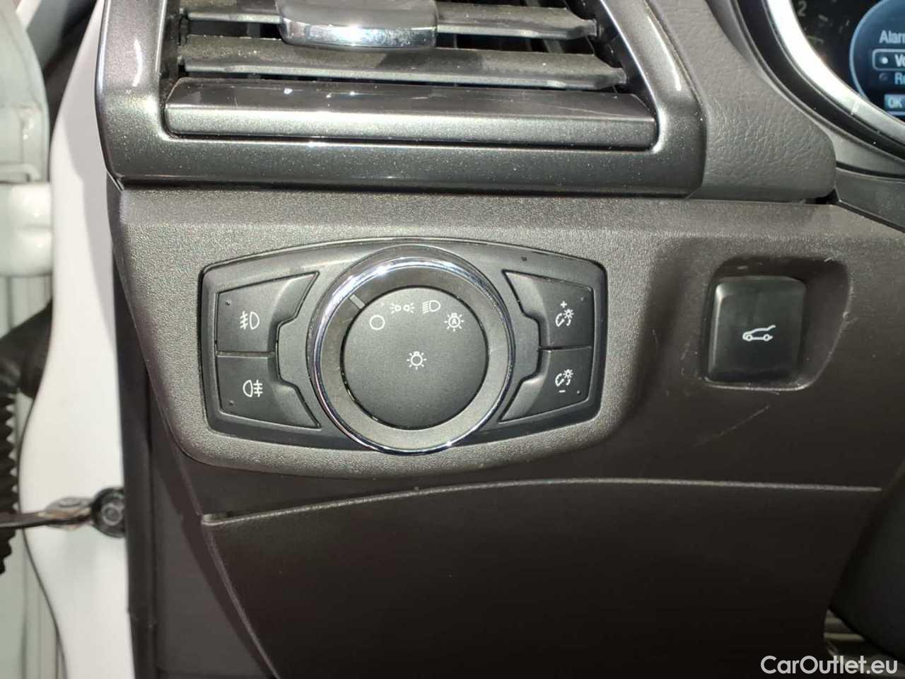 Ford  Mondeo Turnier 2.0 EcoBlue Aut. Titanium Automatic Diesel  9 #15