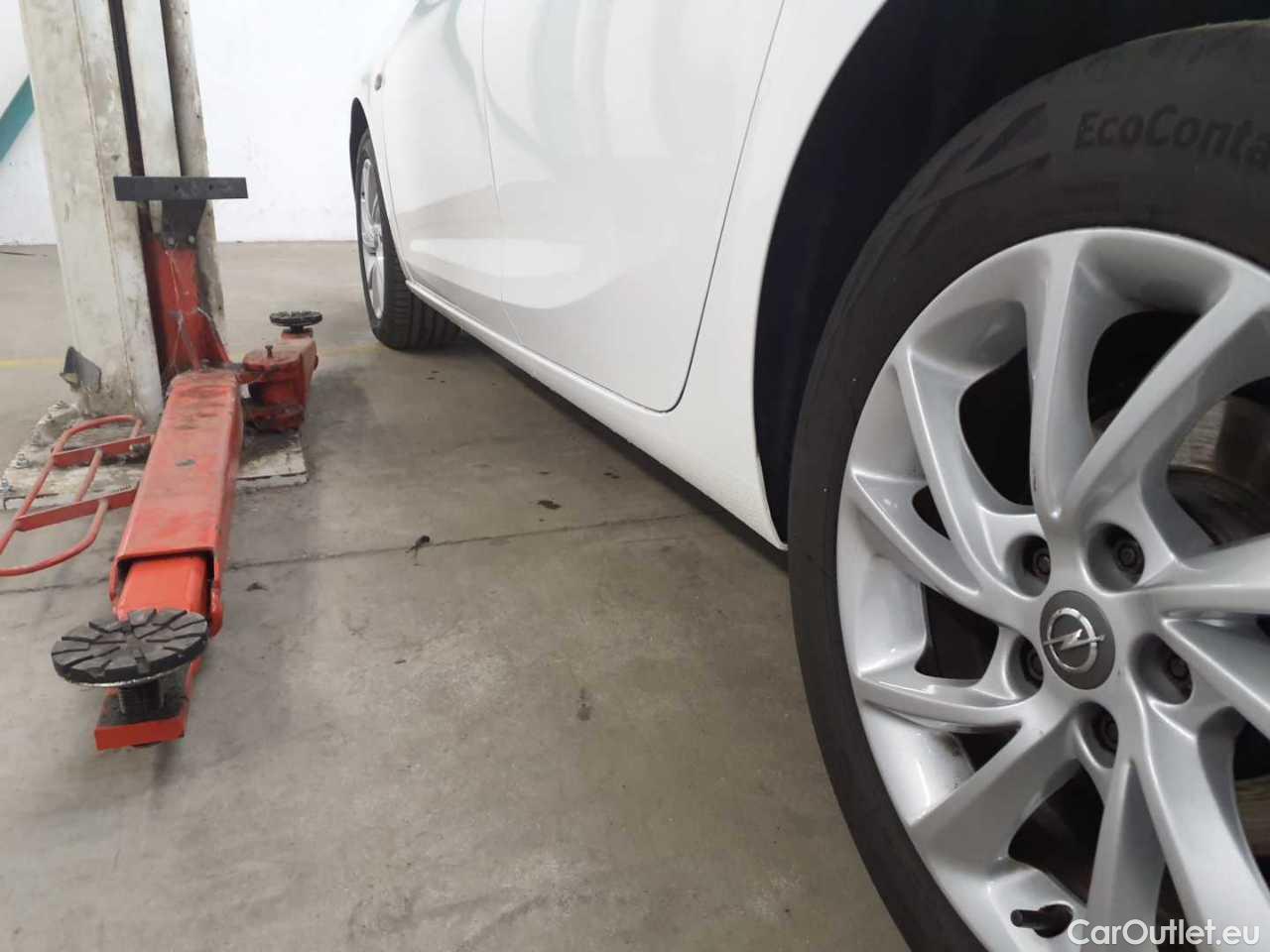 Opel  Astra 1.5 D Start/Stop Sports Tourer Business Edition Manual Diesel  4 #22