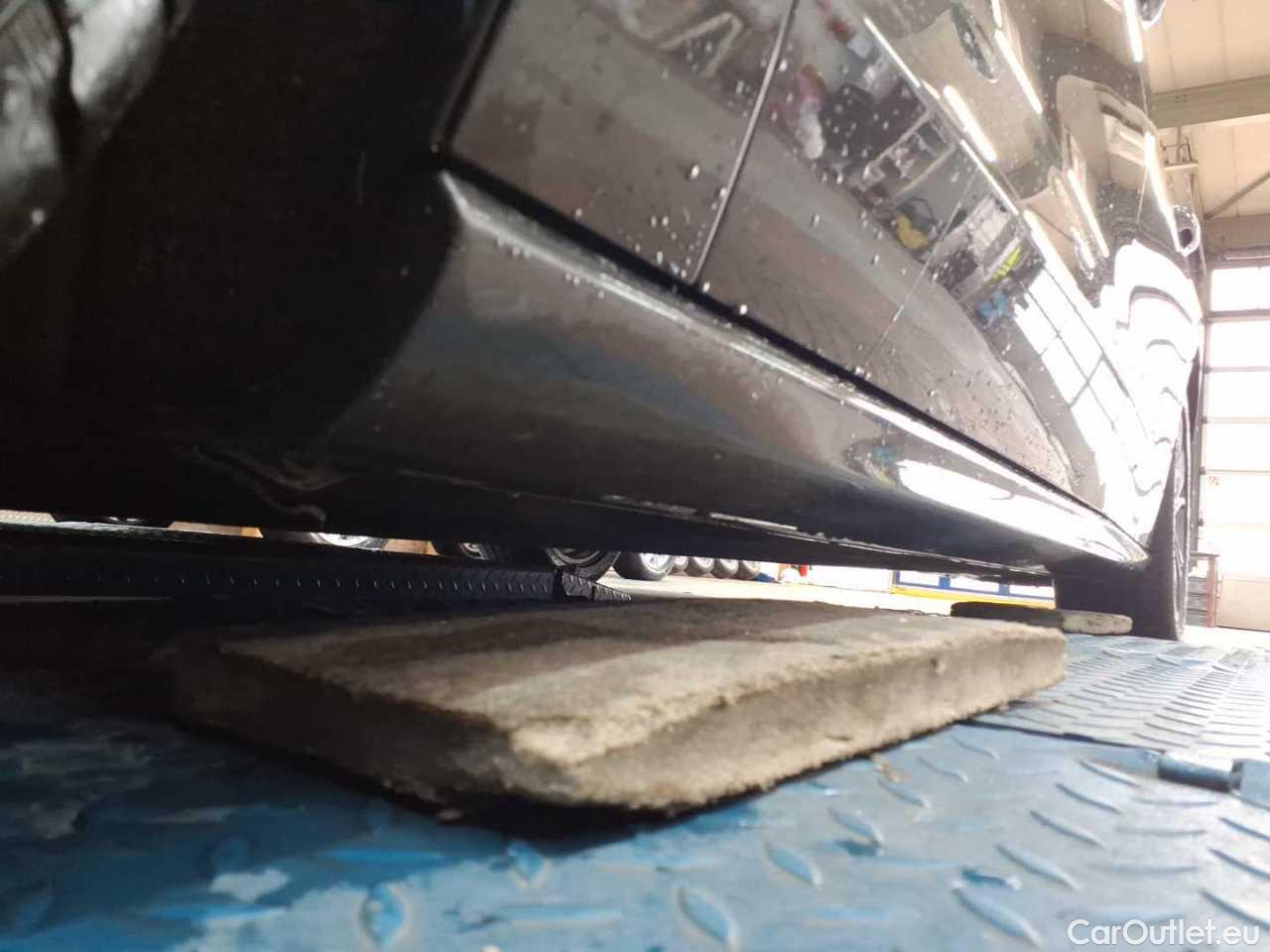 Ford  Focus Turnier 1.5 EcoBlue Start-Stopp-System Aut. ST-LINE Automatic Diesel  2 #16