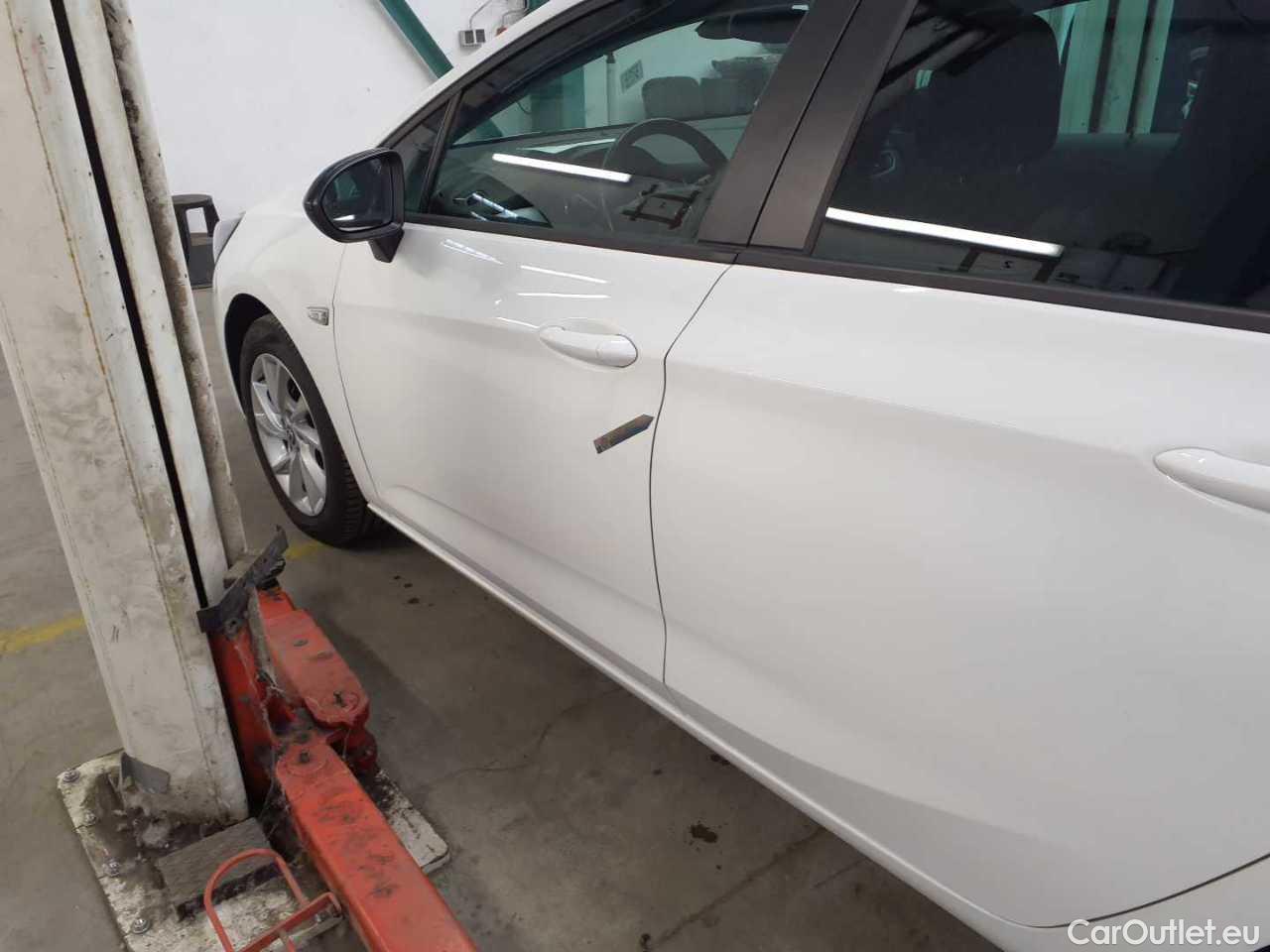 Opel  Astra 1.5 D Start/Stop Sports Tourer Business Edition Manual Diesel  4 #41