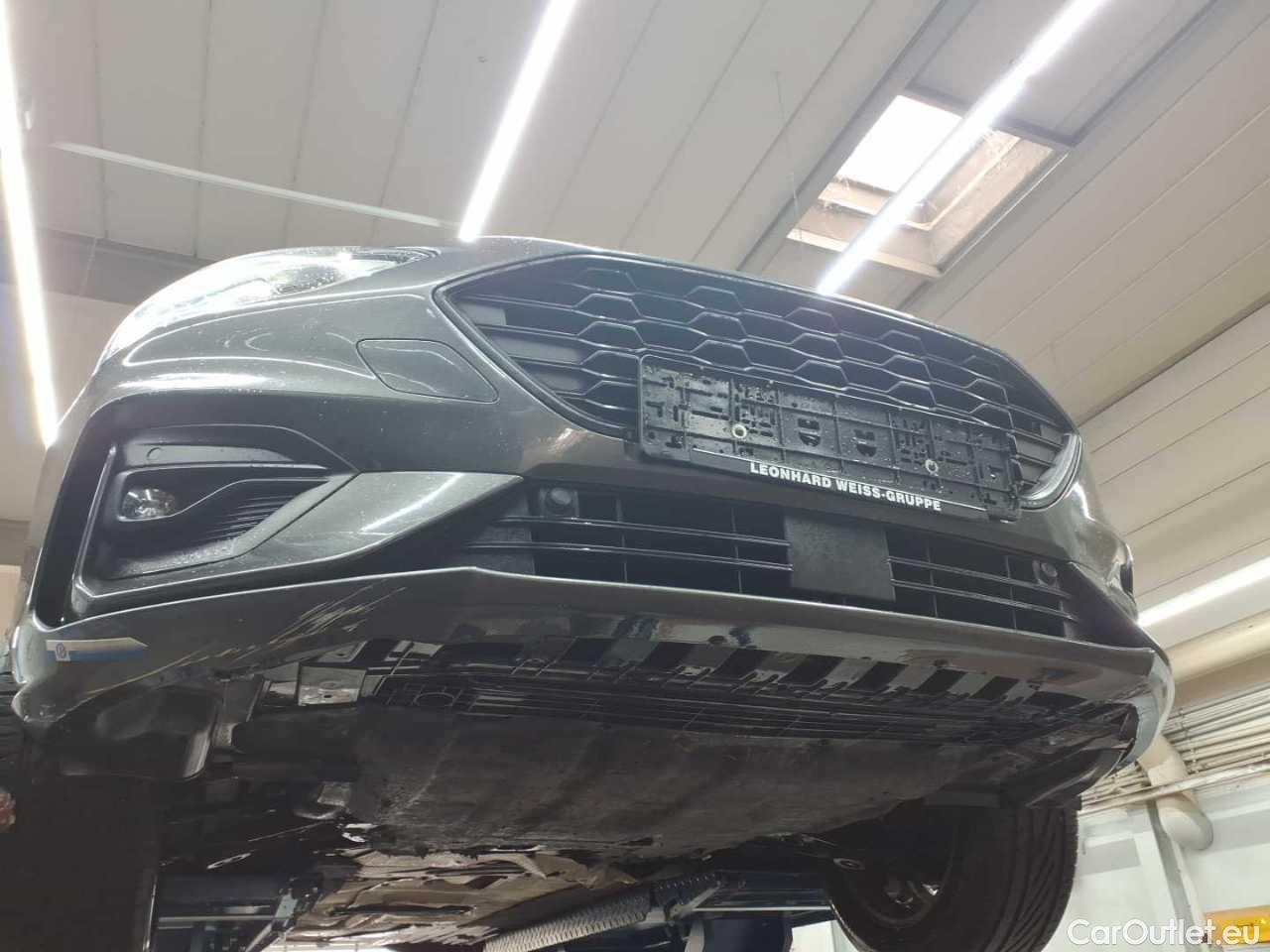 Ford  Focus Turnier 1.5 EcoBlue Start-Stopp-System Aut. ST-LINE Automatic Diesel  2 #55