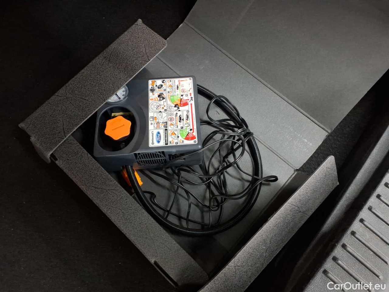 Ford  Focus Turnier 1.5 EcoBlue Start-Stopp-System Aut. ST-LINE Automatic Diesel  2 #22