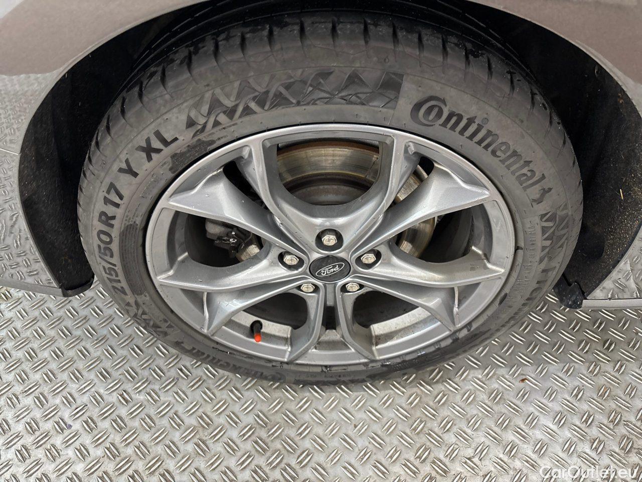 Ford  Focus Turnier 1.5 EcoBlue Start-Stopp-System Aut. ST-LINE Automatic Diesel  2 #10