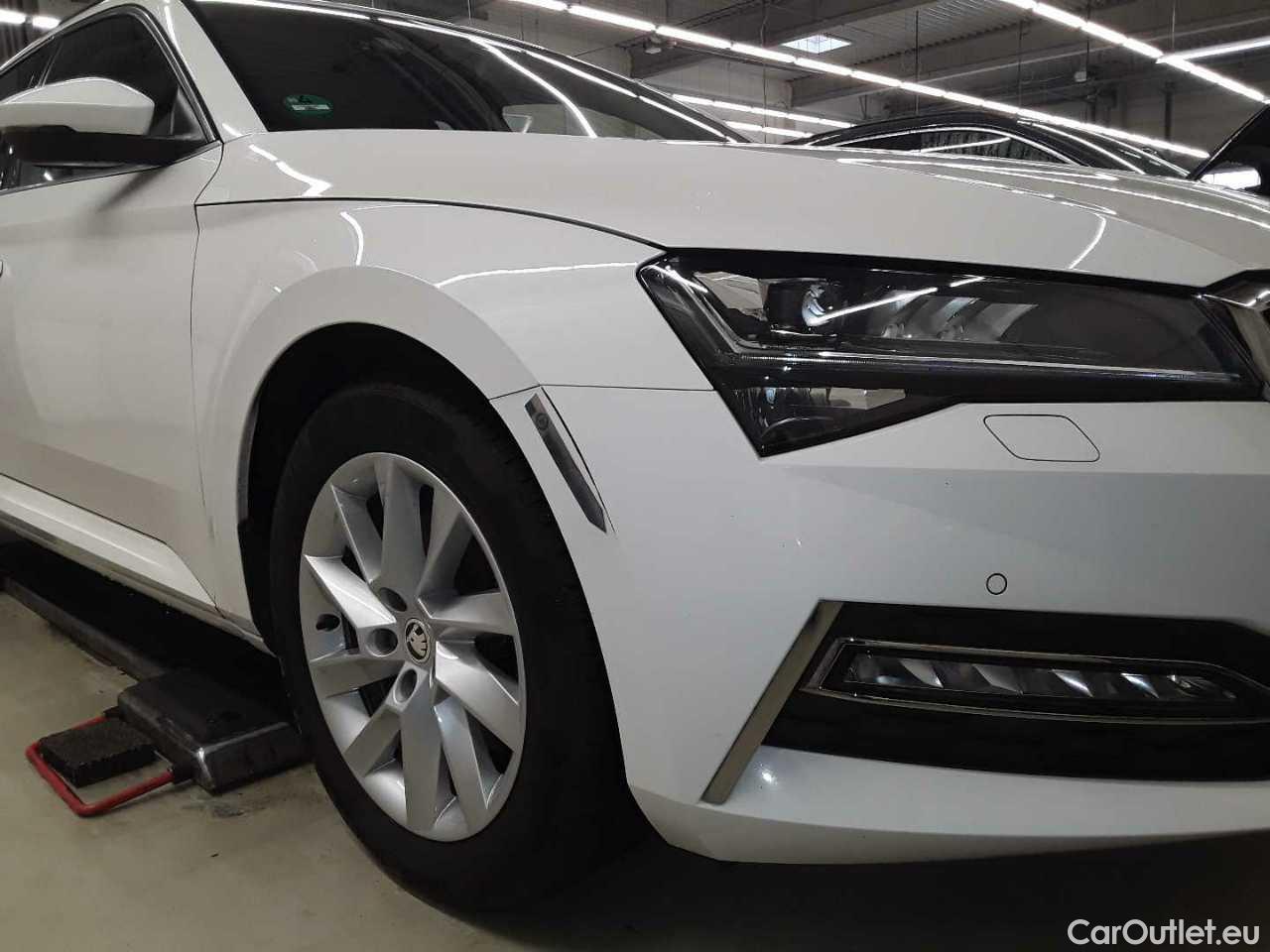 Skoda  Superb Combi 1.4 TSI iV DSG Ambition Automatic Petrol/Electric  36 #34