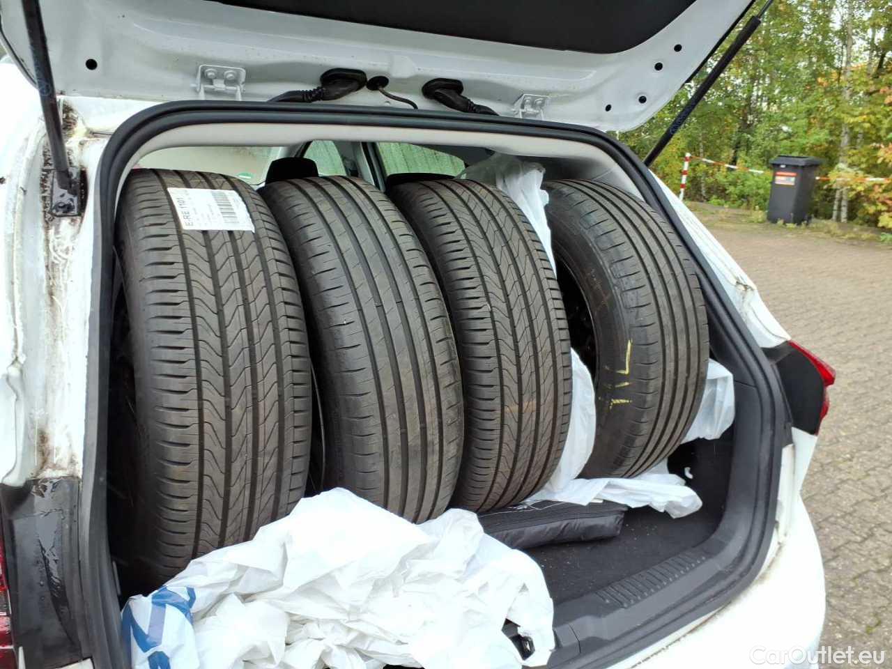 Ford  Focus Turnier 1.5 EcoBlue Start-Stopp-System TITANIUM Manual Diesel  27 #14