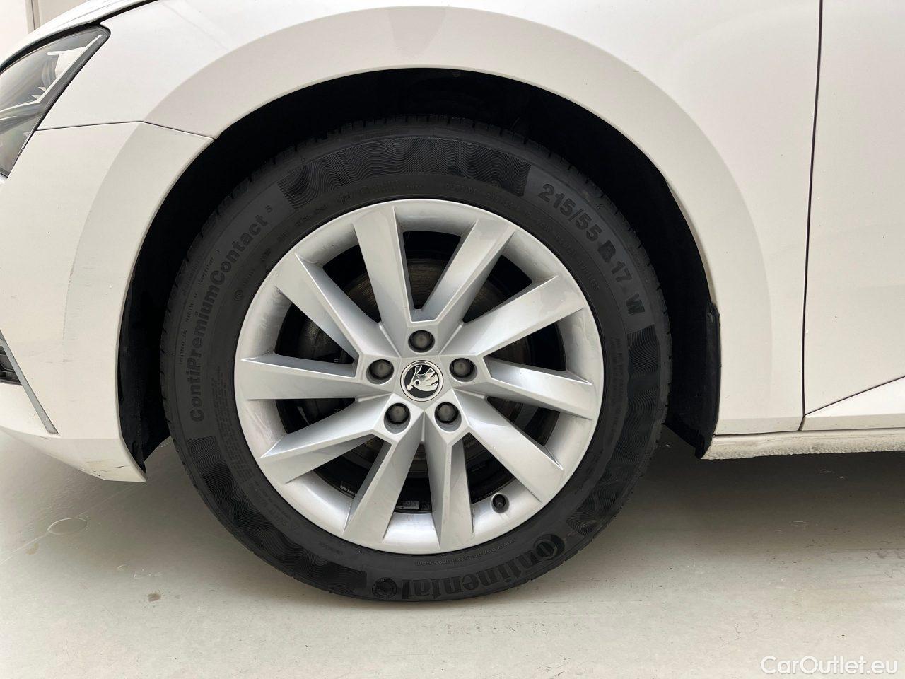 Skoda  Superb Combi 1.4 TSI iV DSG Ambition Automatic Petrol/Electric  36 #10