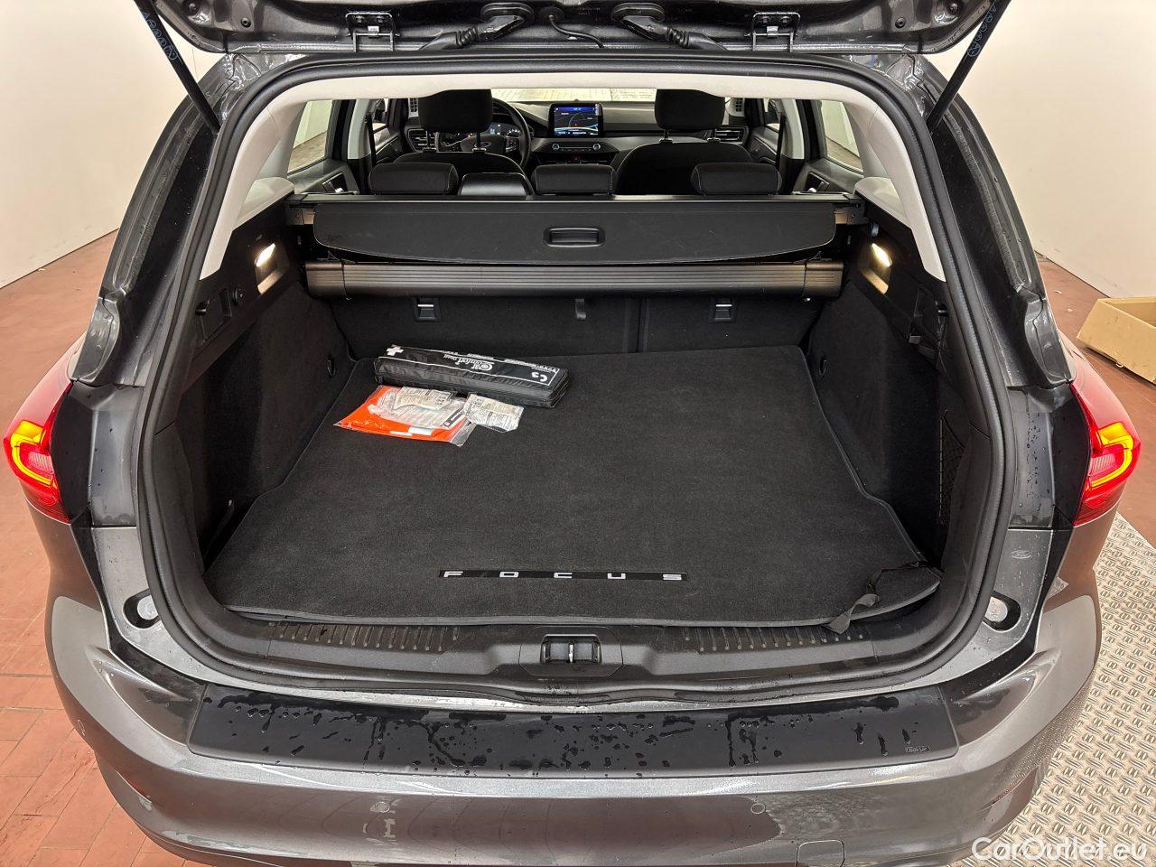 Ford  Focus Turnier 1.5 EcoBlue Start-Stopp-System Aut. TITANIUM STYLE Automatic Diesel  15 #5