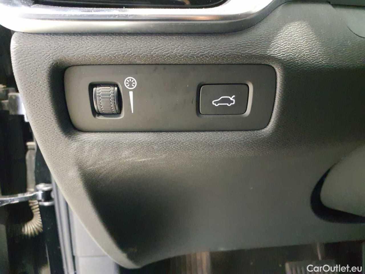 Volvo  V60 D3 Geartronic MOMENTUM PRO Automatic Diesel  34 #15