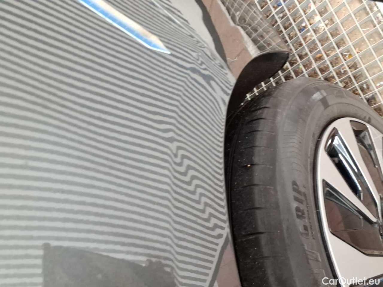 Ford  Focus Turnier 1.5 EcoBlue Start-Stopp-System Aut. TITANIUM STYLE Automatic Diesel  15 #33