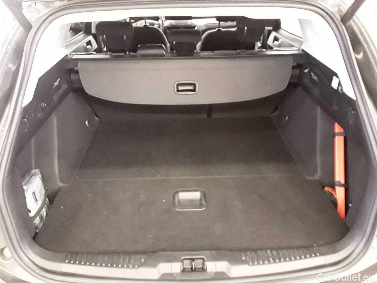 Ford  Focus Turnier 2.0 EcoBlue Start-Stopp-System Aut. TITANIUM Automatic Diesel  17 #5