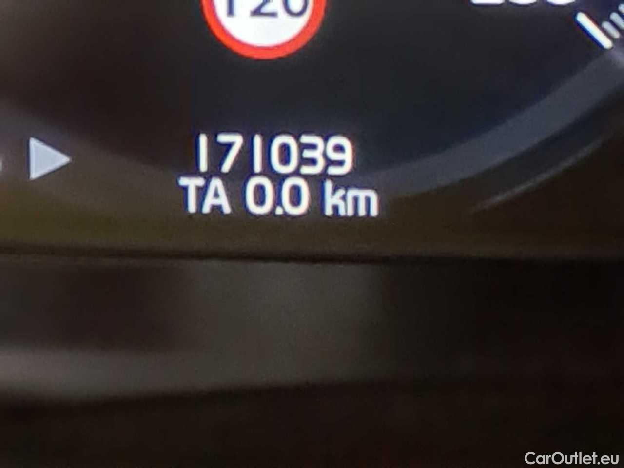 Volvo  V60 D3 Geartronic MOMENTUM PRO Automatic Diesel  34 #20