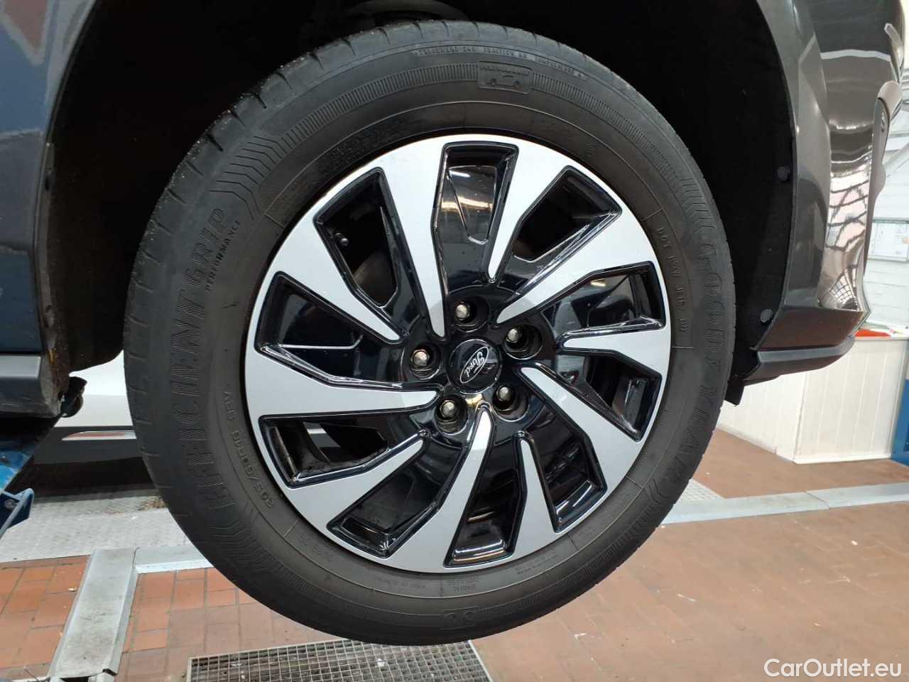 Ford  Focus Turnier 1.5 EcoBlue Start-Stopp-System Aut. TITANIUM STYLE Automatic Diesel  15 #36