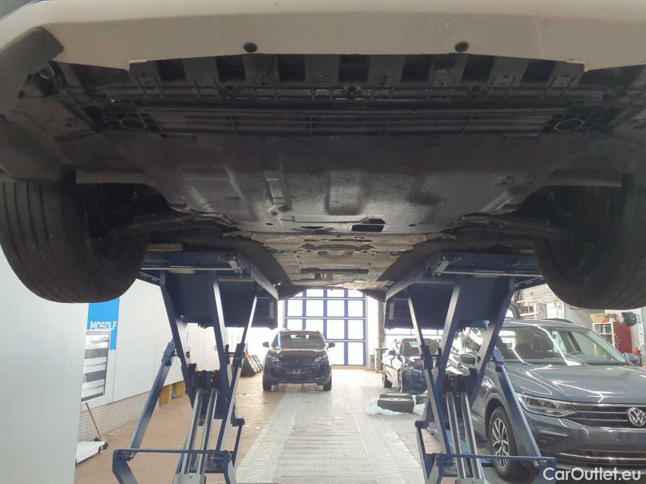 Ford  Focus Turnier 1.5 EcoBlue Start-Stopp-System Aut. TITANIUM STYLE Automatic Diesel  16 #21