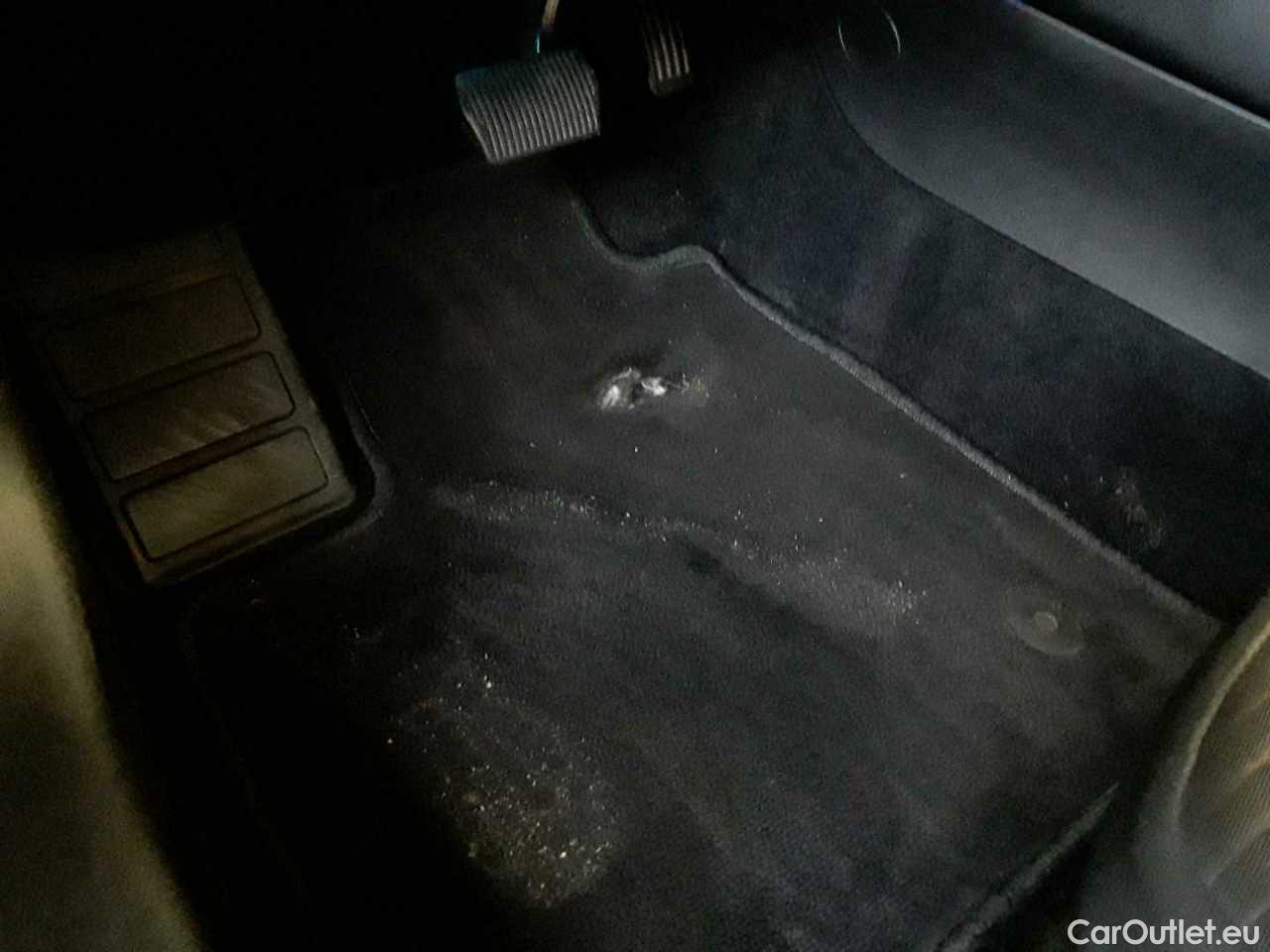 Ford  Focus Turnier 2.0 EcoBlue Start-Stopp-System Aut. TITANIUM Automatic Diesel  17 #47