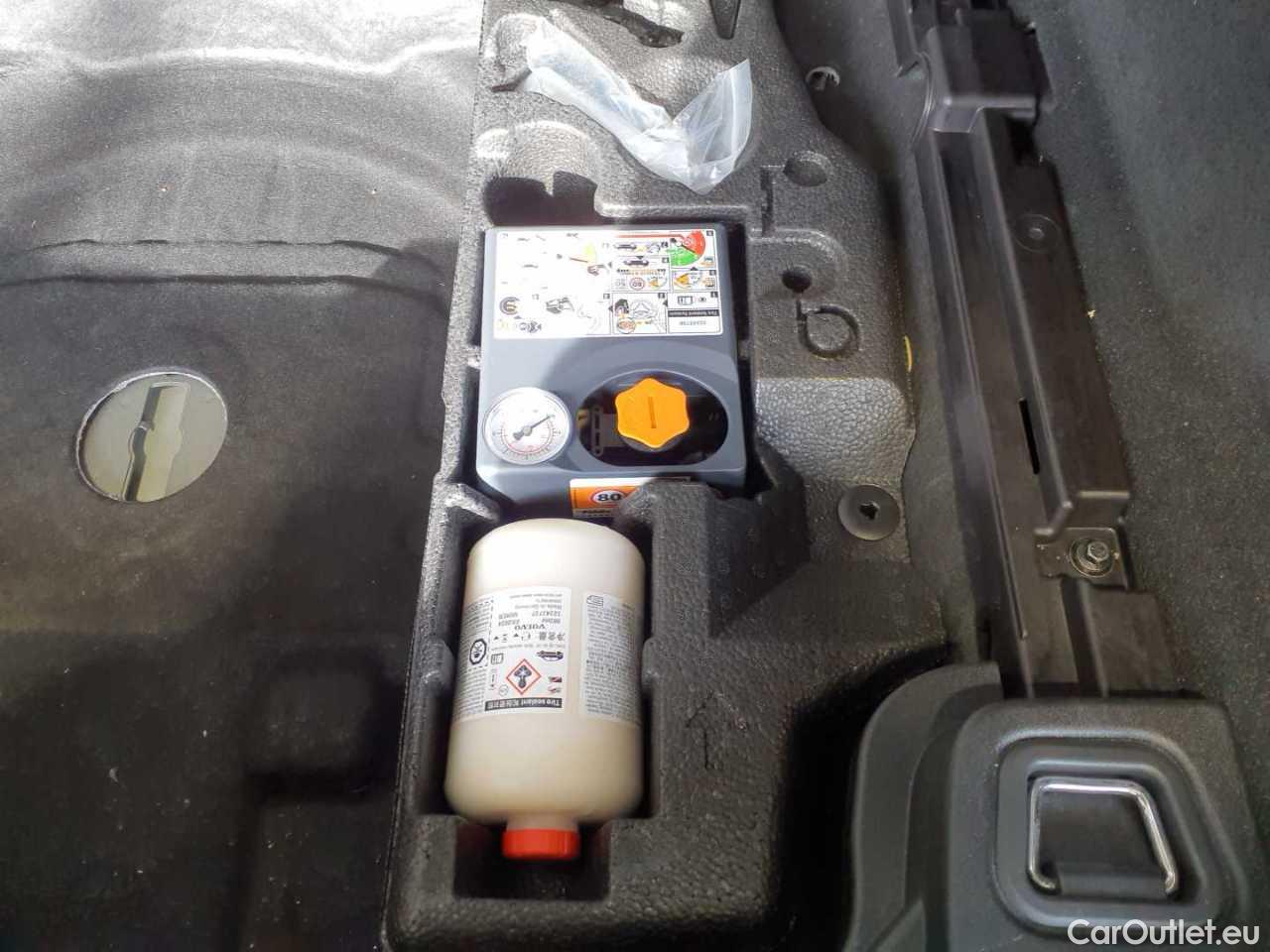 Volvo  V60 D3 Geartronic MOMENTUM PRO Automatic Diesel  34 #24