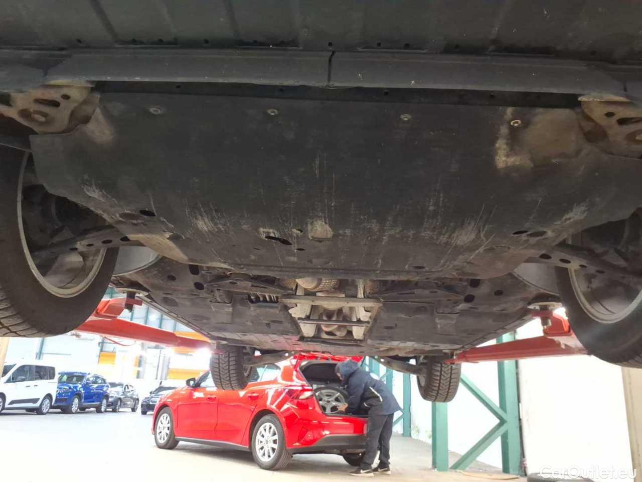 Opel  Insignia SPORTS Tourer 2.0 Diesel Aut. Business Automatic Diesel  32 #22