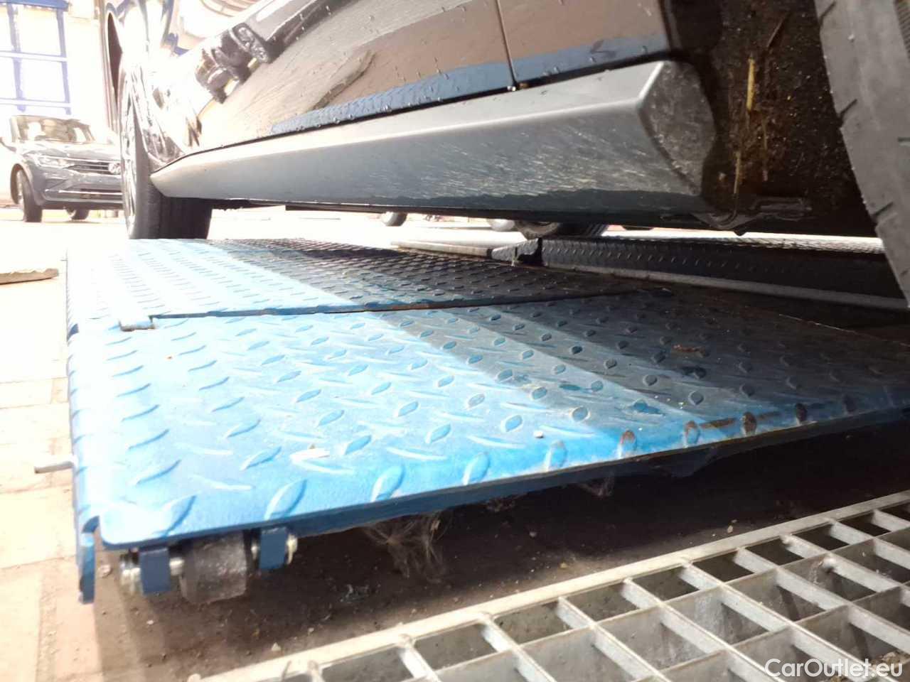 Ford  Focus Turnier 1.5 EcoBlue Start-Stopp-System Aut. TITANIUM STYLE Automatic Diesel  15 #18